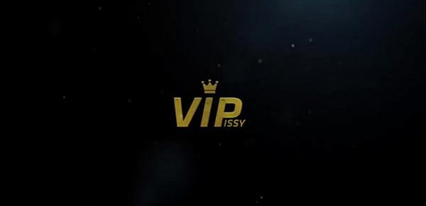  VIPissy - Teressa Bizarre is drenched in golden showers in hardcore scene